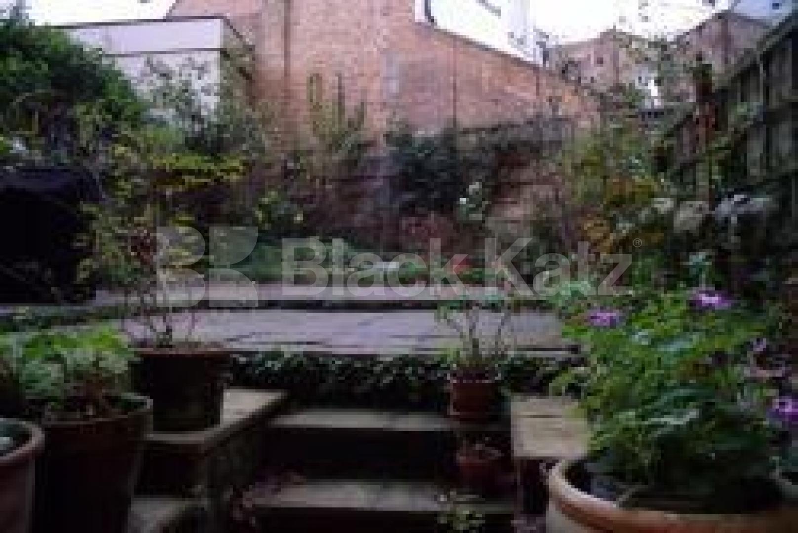 			New Instruction, 2 Bedroom, 1 bath, 1 reception Flat			 Royal Cresent, Holland Park/Notting Hill